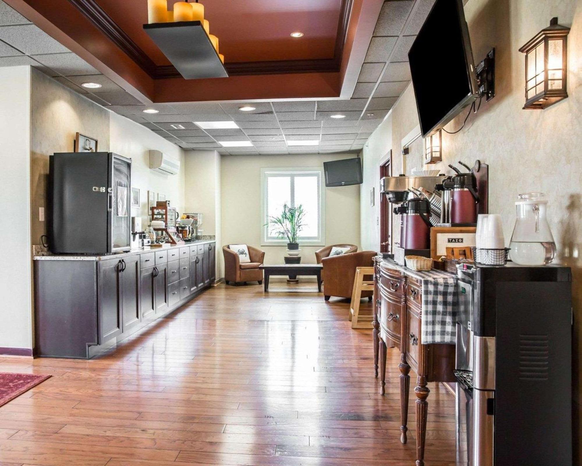Island Inn & Suites, Ascend Hotel Collection Piney Point エクステリア 写真