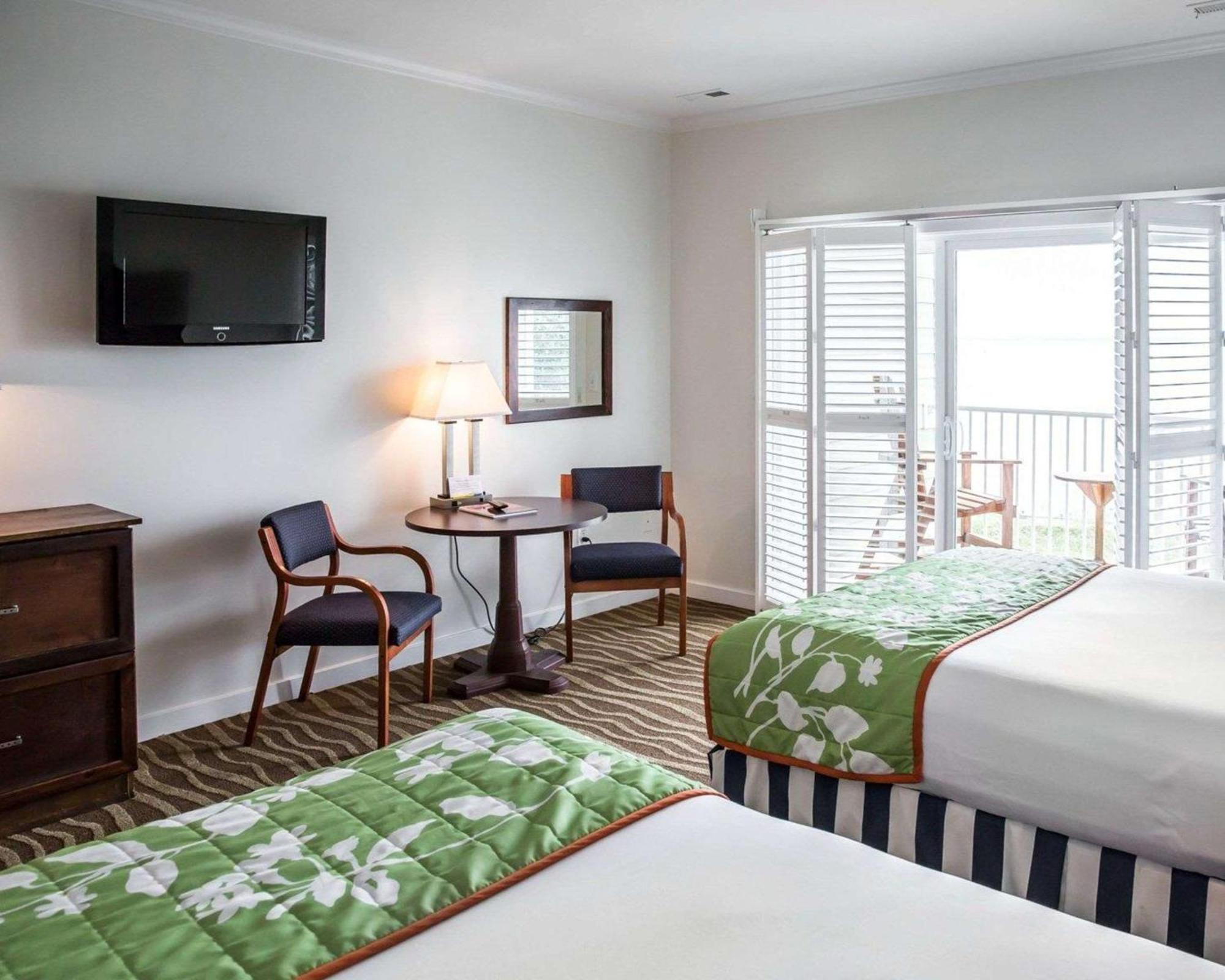 Island Inn & Suites, Ascend Hotel Collection Piney Point エクステリア 写真