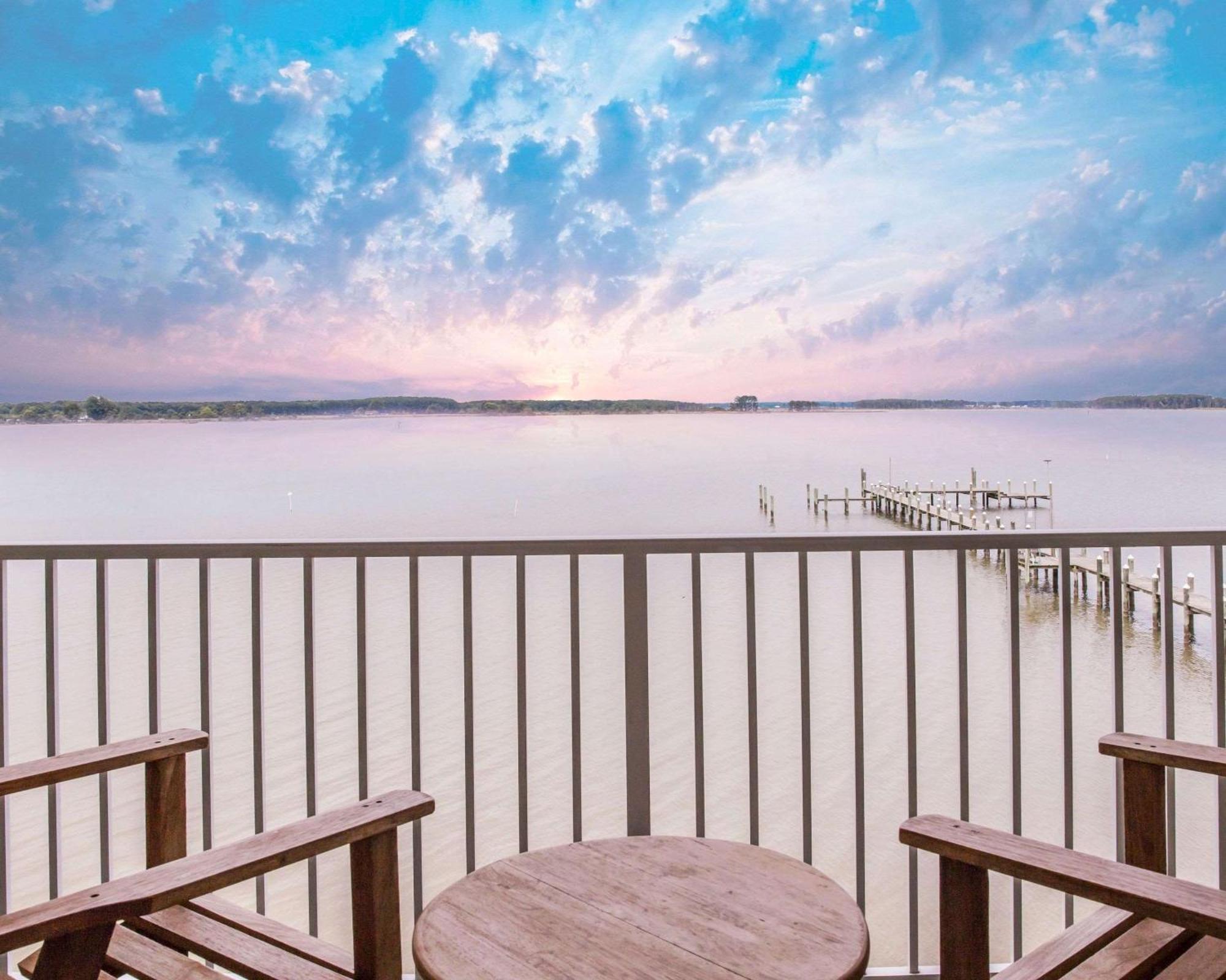 Island Inn & Suites, Ascend Hotel Collection Piney Point エクステリア 写真