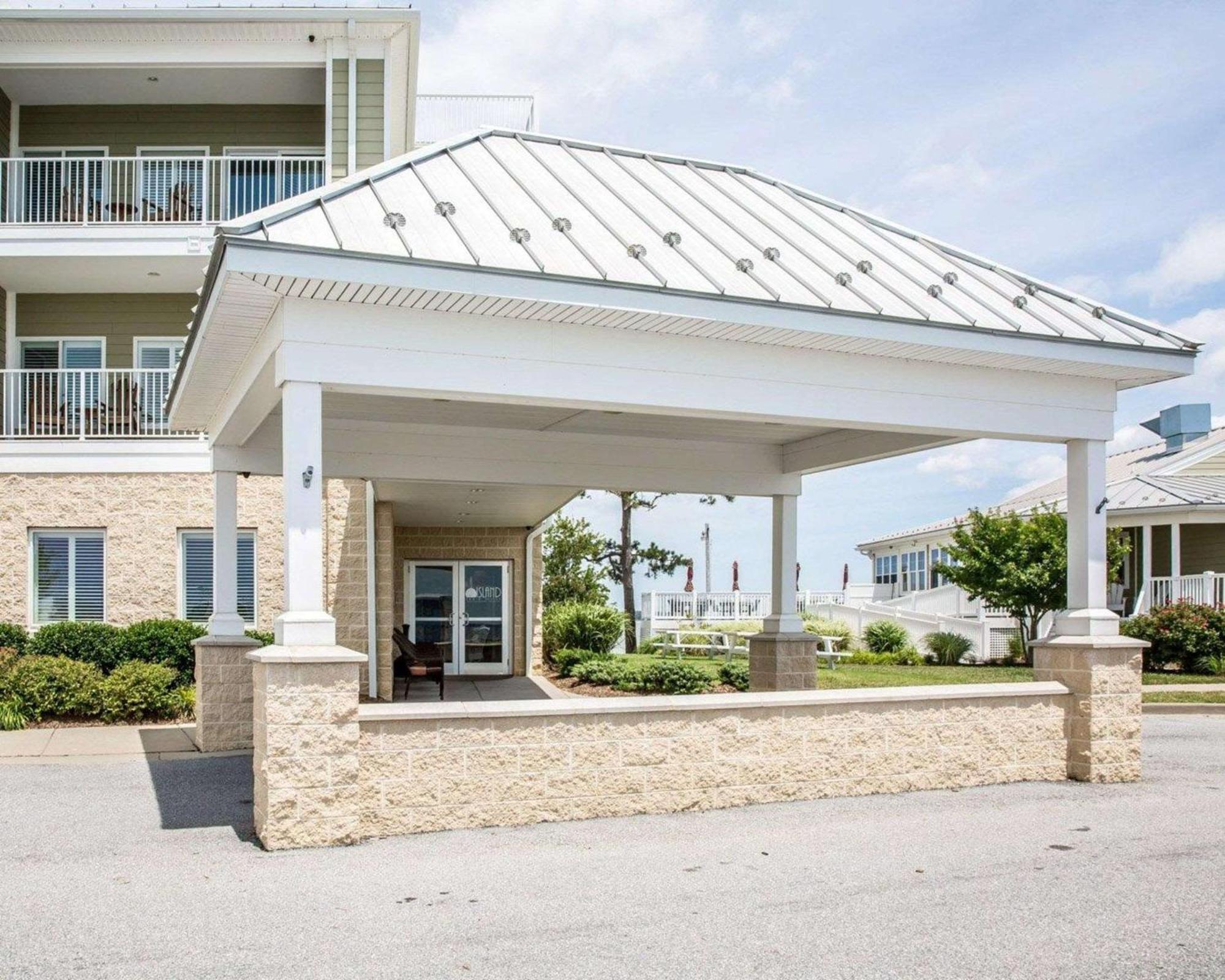 Island Inn & Suites, Ascend Hotel Collection Piney Point エクステリア 写真