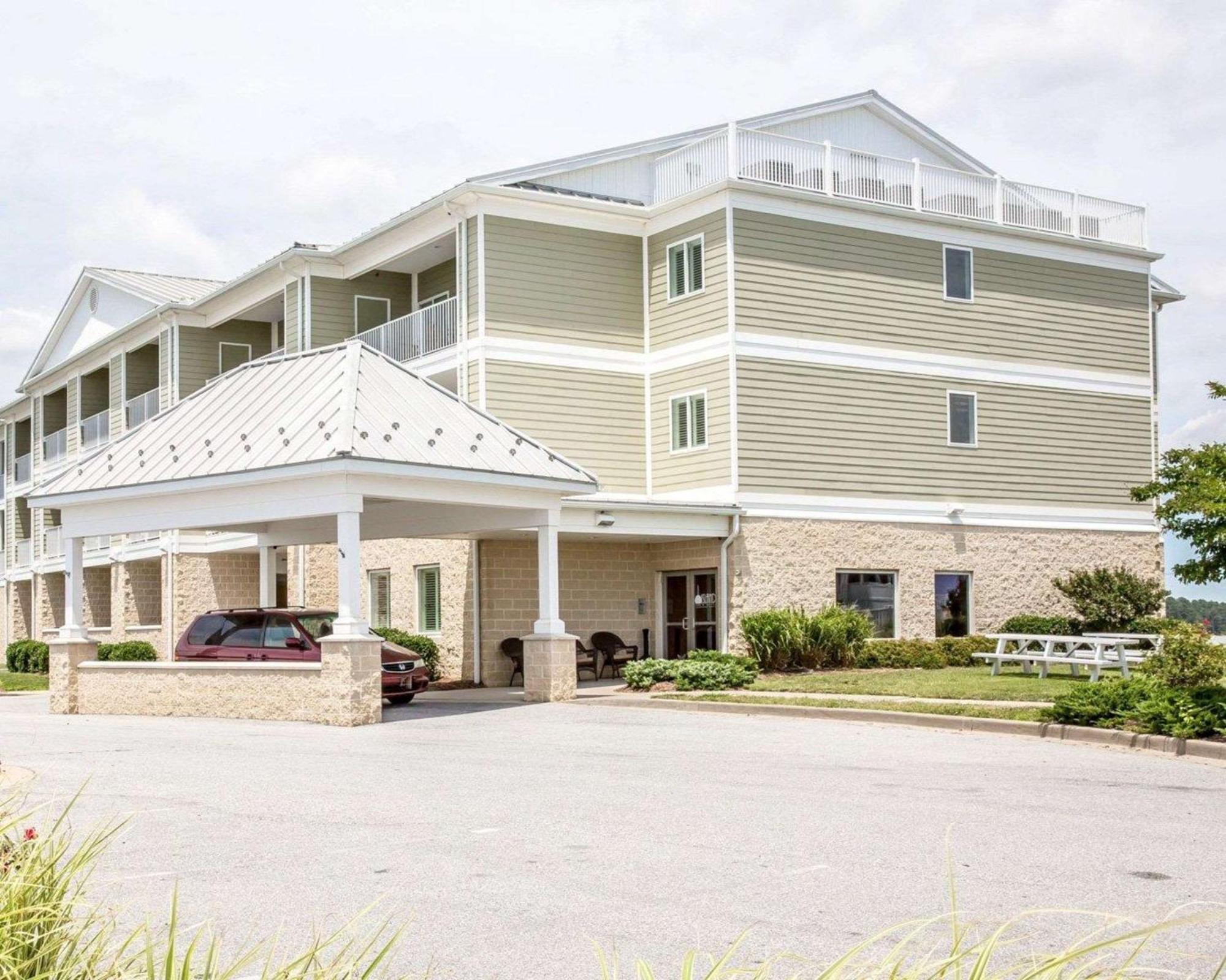 Island Inn & Suites, Ascend Hotel Collection Piney Point エクステリア 写真