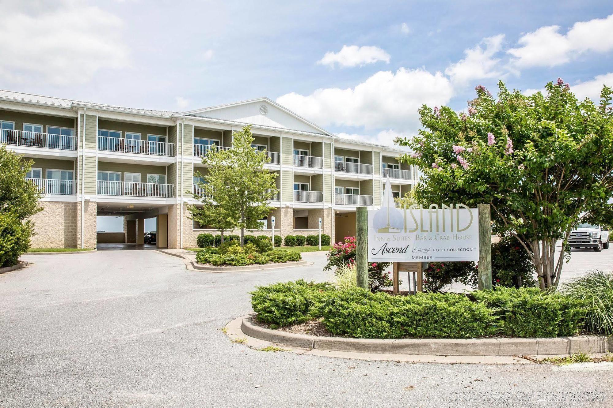Island Inn & Suites, Ascend Hotel Collection Piney Point エクステリア 写真