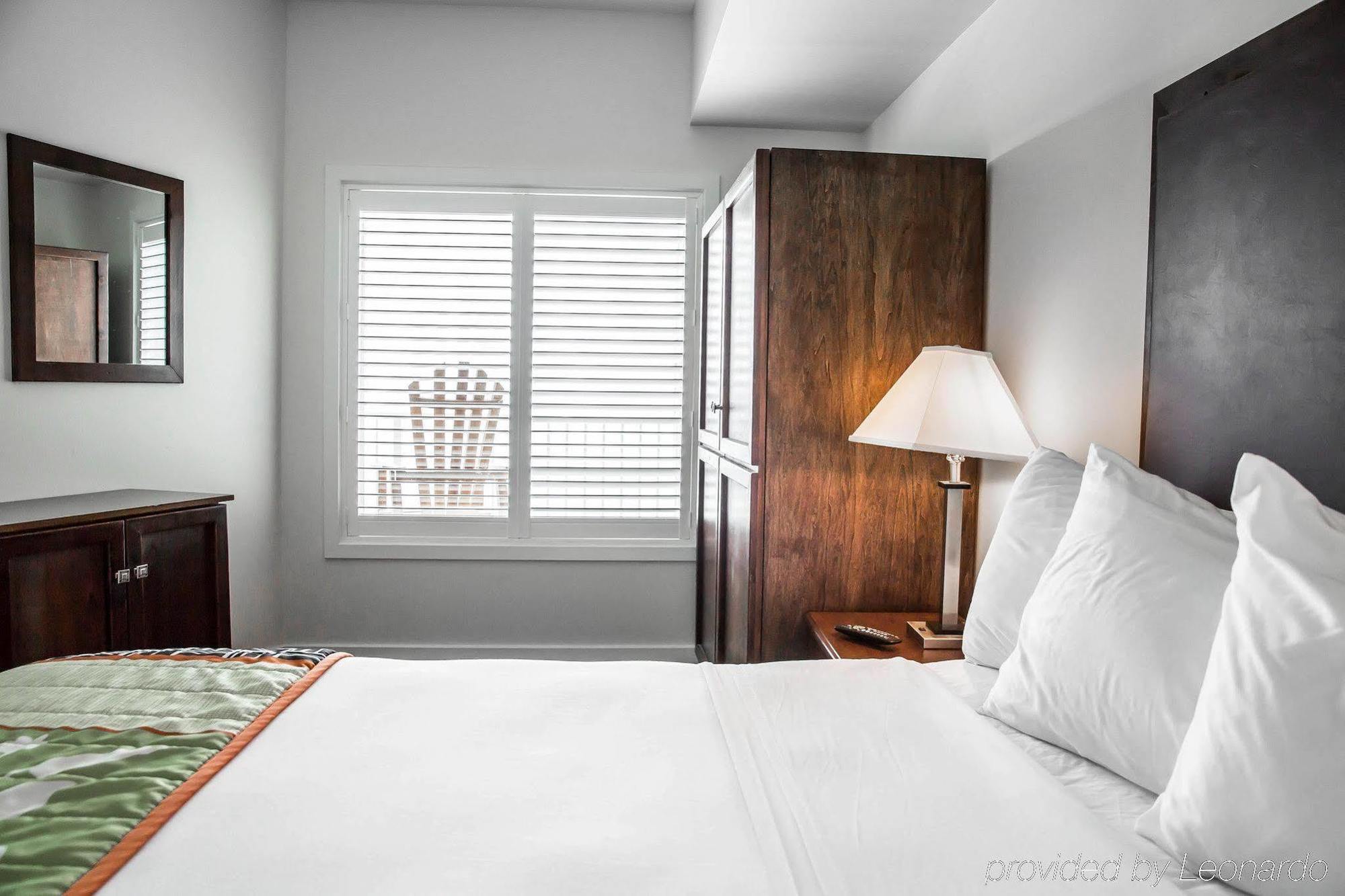 Island Inn & Suites, Ascend Hotel Collection Piney Point エクステリア 写真