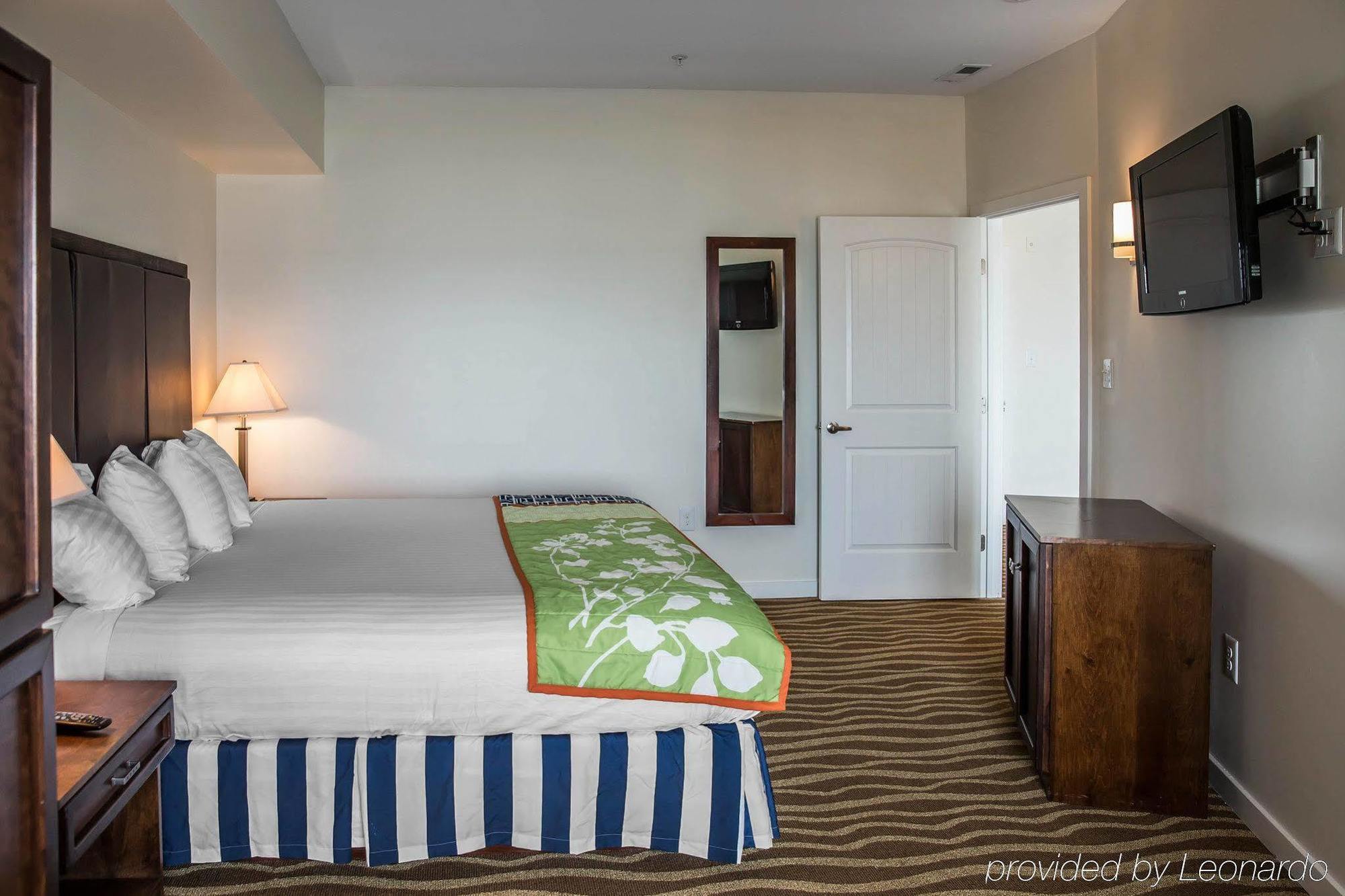 Island Inn & Suites, Ascend Hotel Collection Piney Point エクステリア 写真